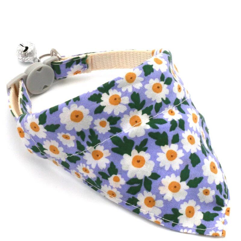 Adjustable Daisy Charm Pet Collar for Cats and Small Dogs 